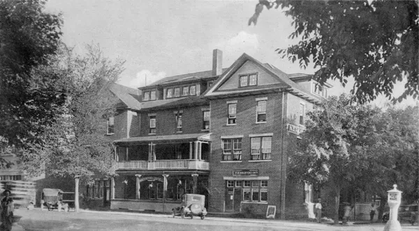 The Kalamalka Hotel, early 1900s
